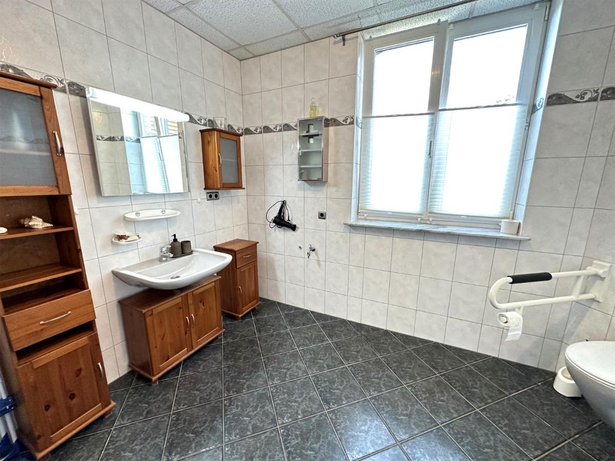 Behindertengerechte Ferienwohnung Nossentiner Huette 外观 照片