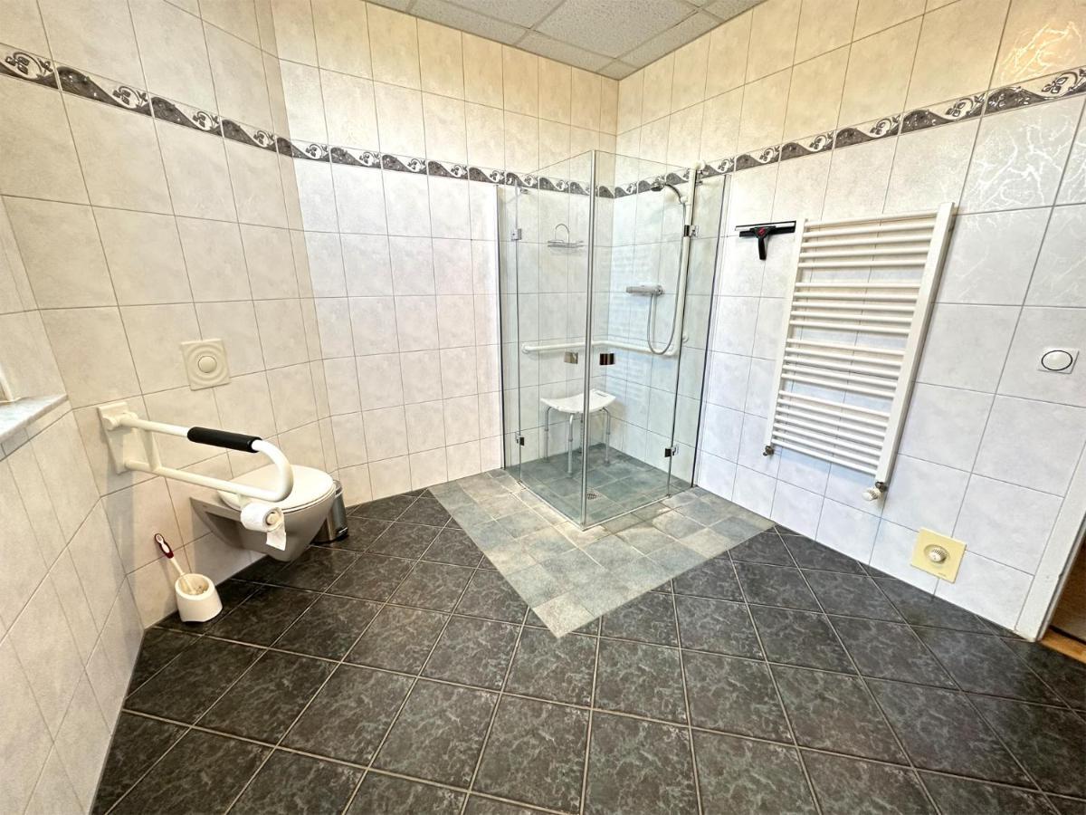 Behindertengerechte Ferienwohnung Nossentiner Huette 外观 照片